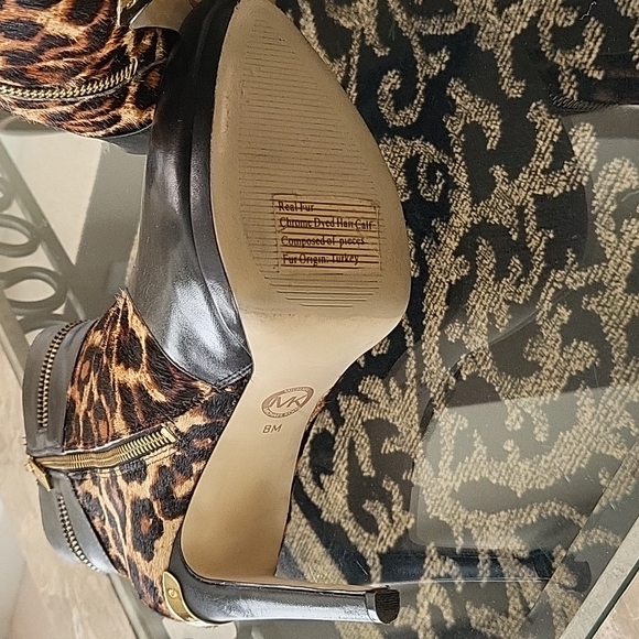 MICHAEL KORS HAYA BOOTIE - Picture 10 of 10